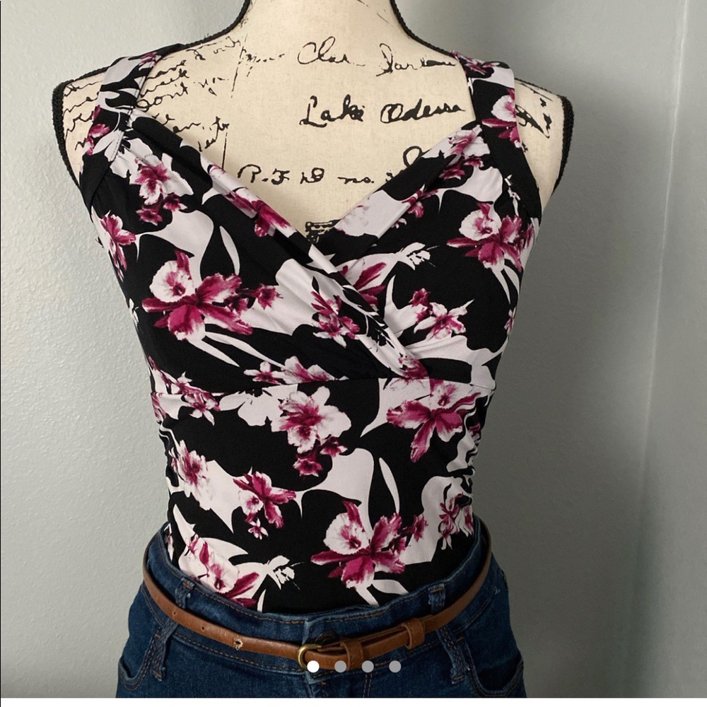 White House black market blouse